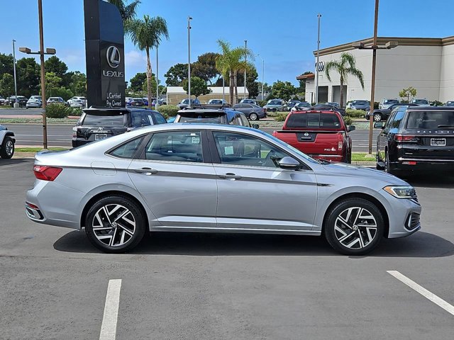 2022 Volkswagen Jetta 1.5T SEL photo 4