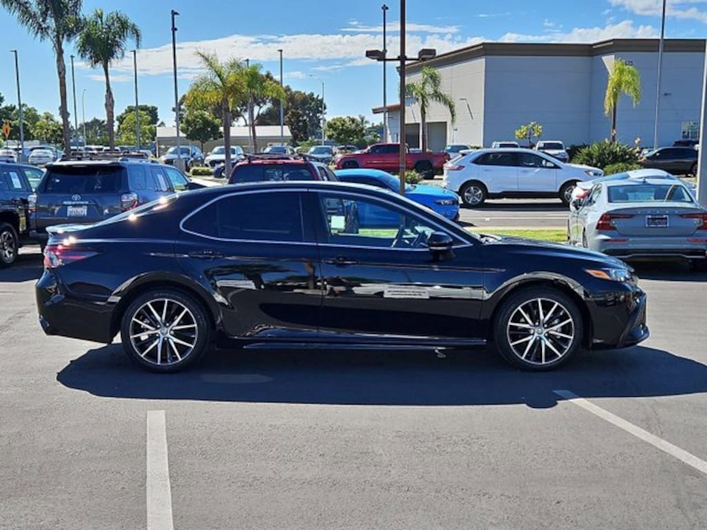 Used 2023 Toyota Camry SE Sedan