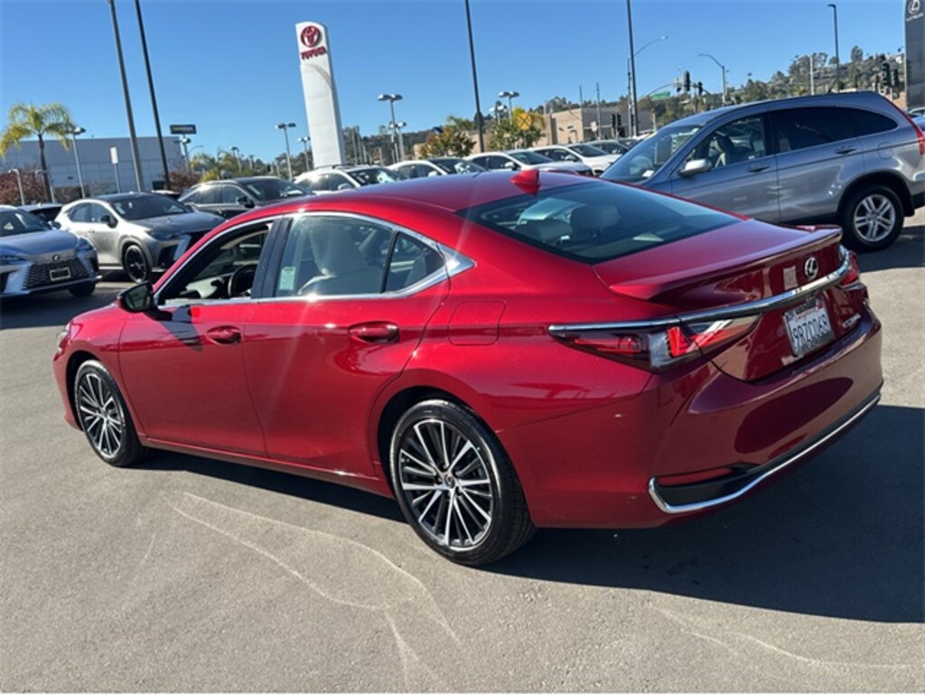 Certified 2025 Lexus ES 300h Sedan