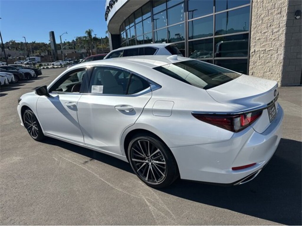 New 2025 Lexus ES 350 SEDAN