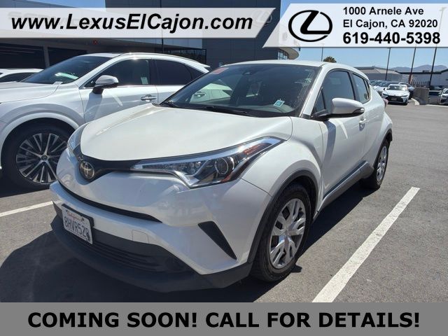 2019 Toyota C-HR LE's photo