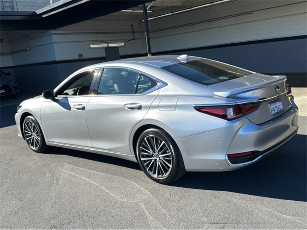 Certified 2025 Lexus ES 300h Sedan