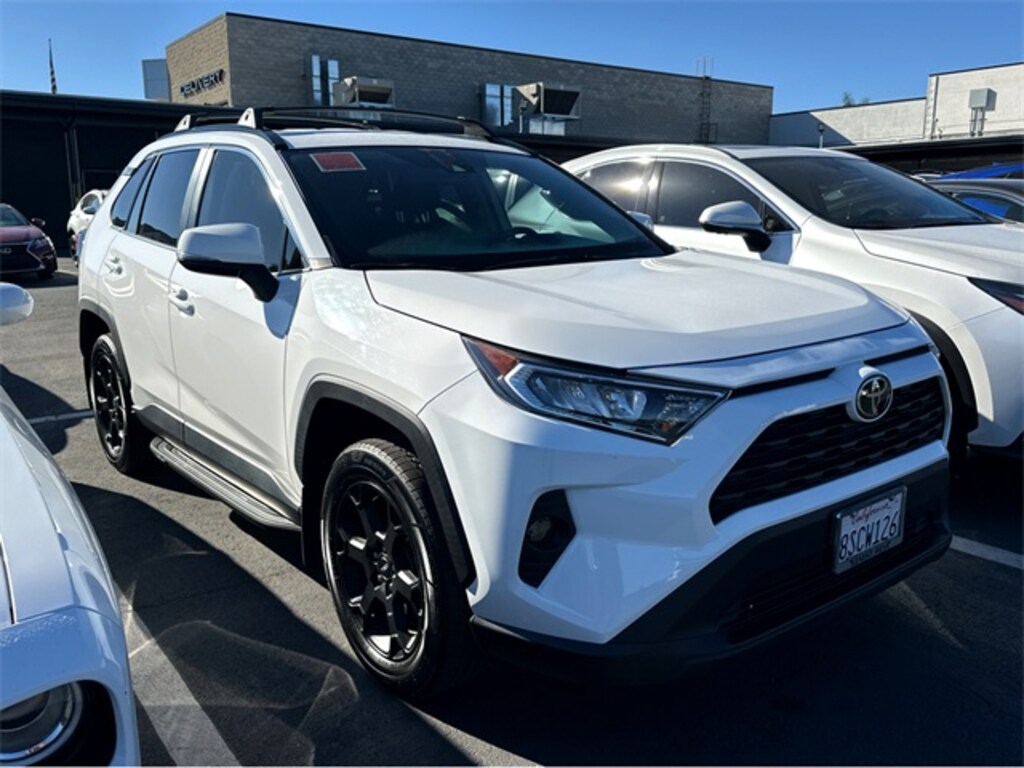 Used 2020 Toyota RAV4 XLE SUV