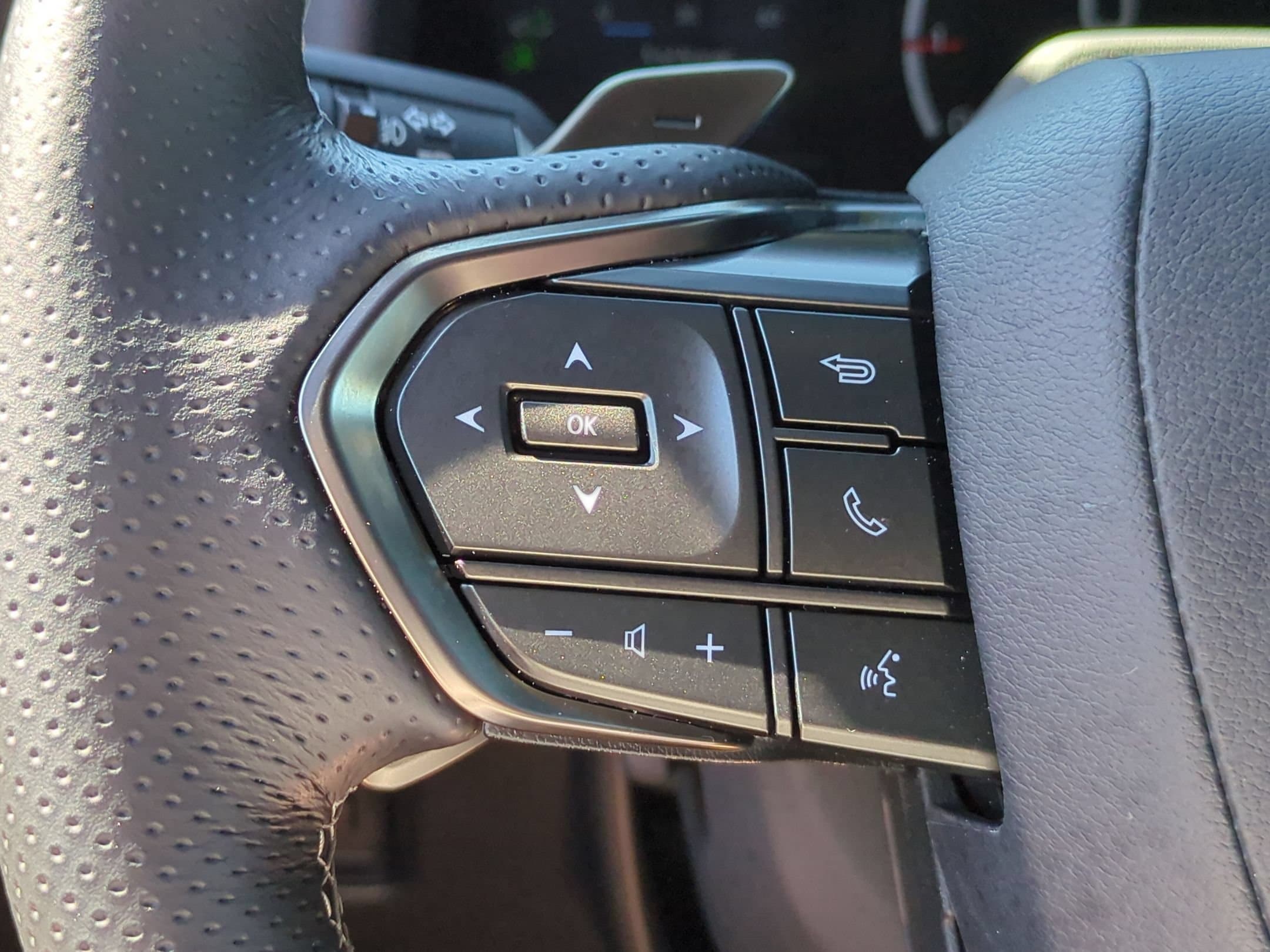 2026 Lexus LX 700h F-Sport - Photo 18