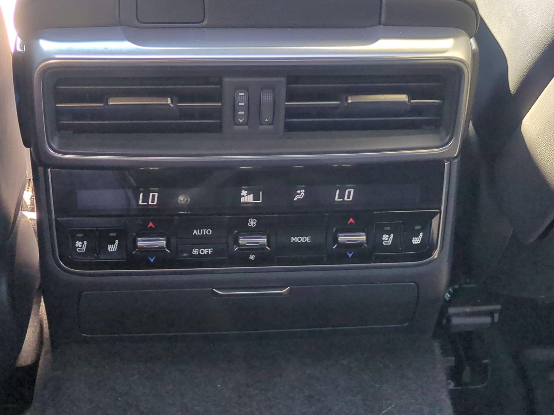 2026 Lexus LX 700h F-Sport - Photo 26