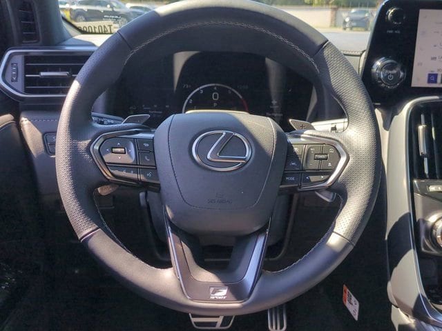 2026 Lexus LX 700h F-Sport - Photo 17