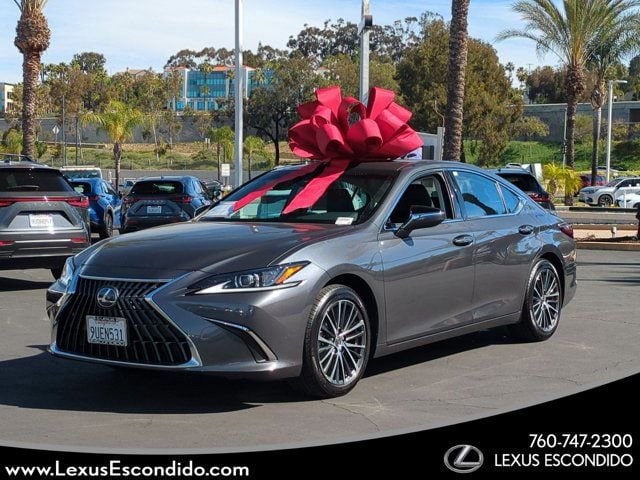 2025 Lexus ES Hybrid 300h