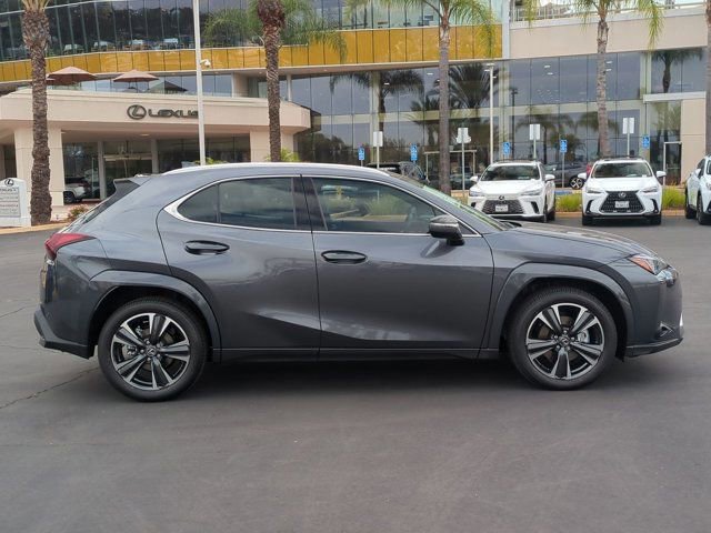 2026 Lexus UX Hybrid 300h Premium - Photo 4
