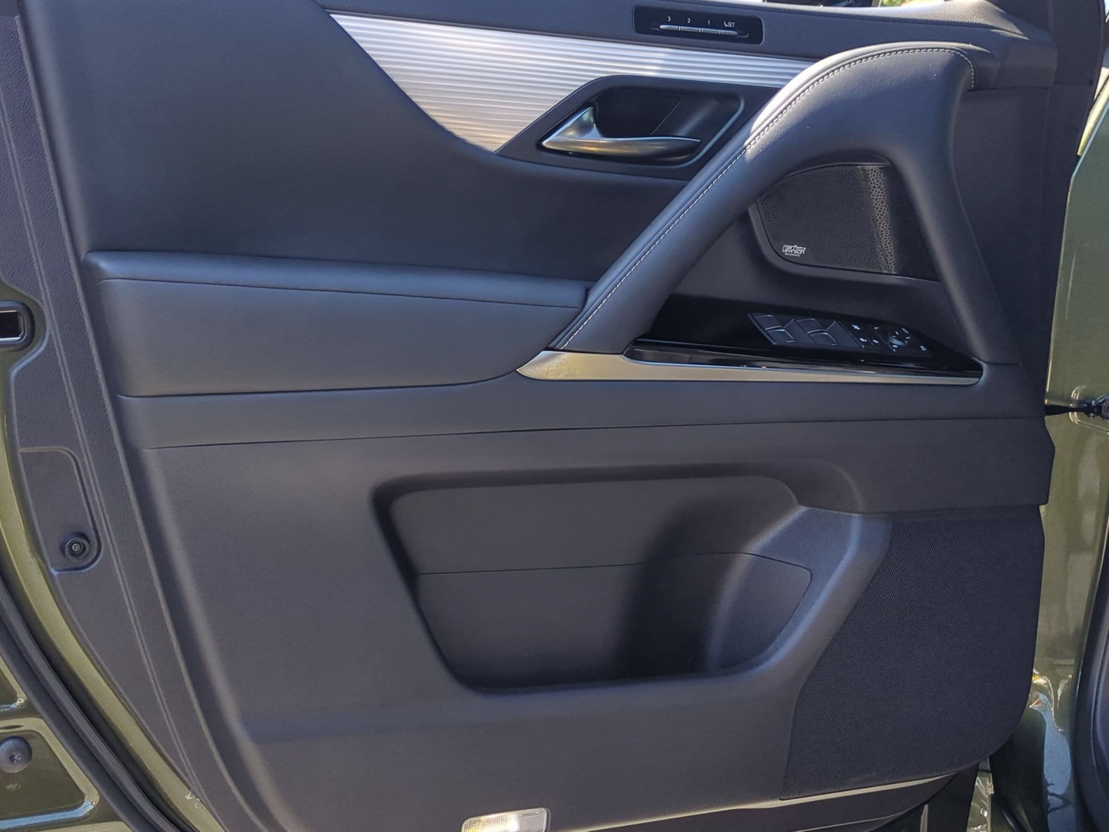 2026 Lexus LX 700h F-Sport - Photo 14