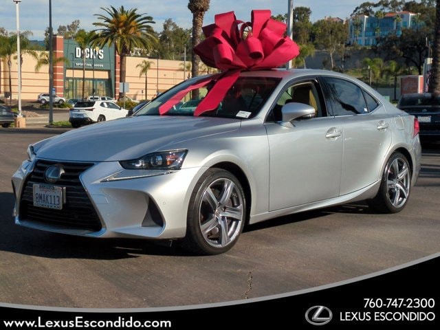 2019 Lexus IS 300's photo