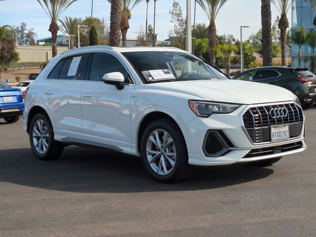 2021 Audi Q3 45 TFSI S line Premium photo 3