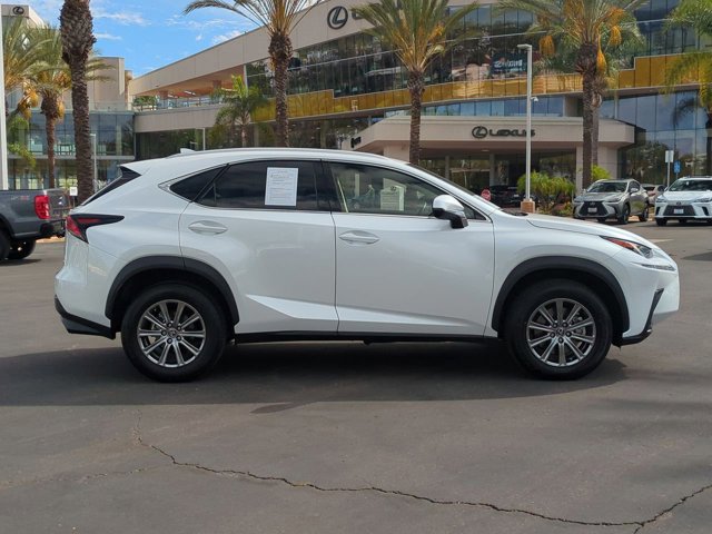 2019 Lexus NX 300 Luxury photo 3