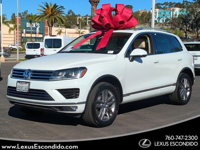 2016 Volkswagen Touareg Lux's photo