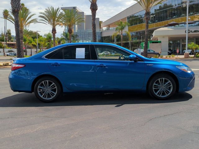 2017 Toyota Camry Hybrid SE photo 4