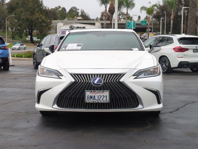 2019 Lexus ES 300h Premium photo 2
