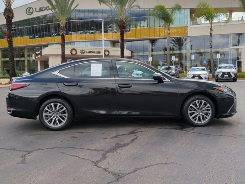 Used 2022 Lexus ES 250 Sedan