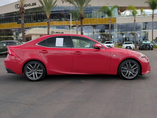 2016 Lexus IS 200t F SPORT photo 4