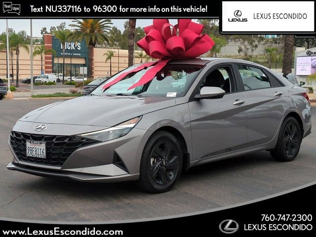 2022 Hyundai Elantra SEL's photo