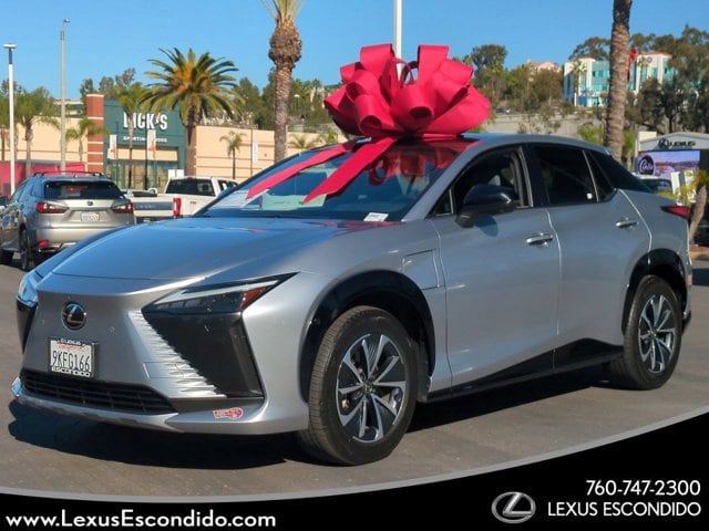 2023 Lexus RZ Premium's photo