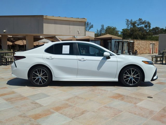 2023 Toyota Camry SE photo 4