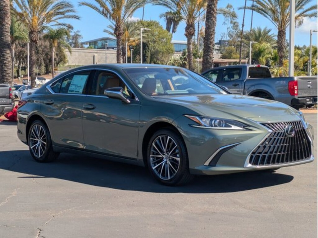 New 2025 Lexus ES HYBRID 300h 4-DOOR SEDAN