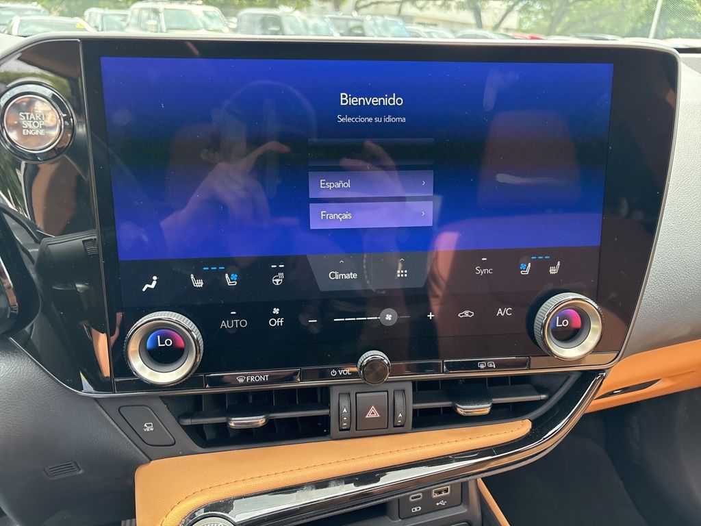 2025 Lexus NX 350 - Photo 17