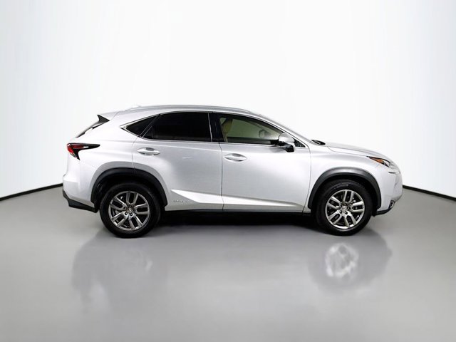 2016 Lexus NX 300h Luxury photo 4