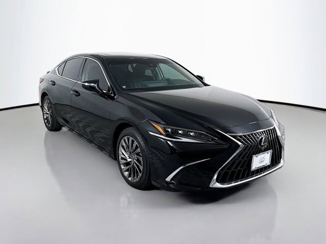 2024 Lexus ES 300h Ultra Luxury photo 3