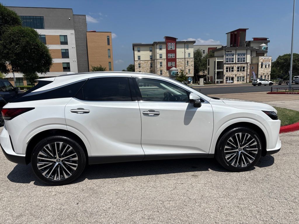 2025 Lexus RX 350 - Photo 6