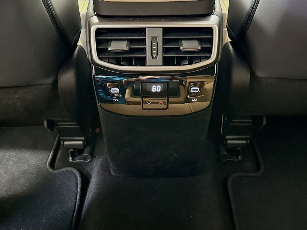 2025 Lexus RX 350 - Photo 27