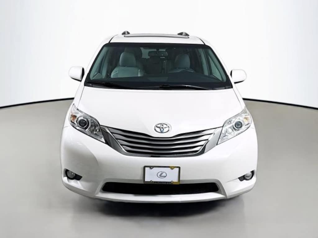 Used 2017 Toyota Sienna XLE Premium 8 Passenger Van