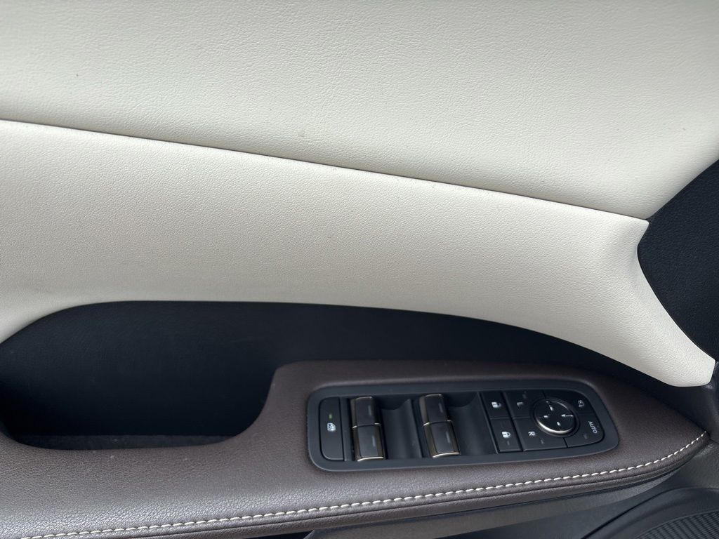 2025 Lexus RX 350 - Photo 10