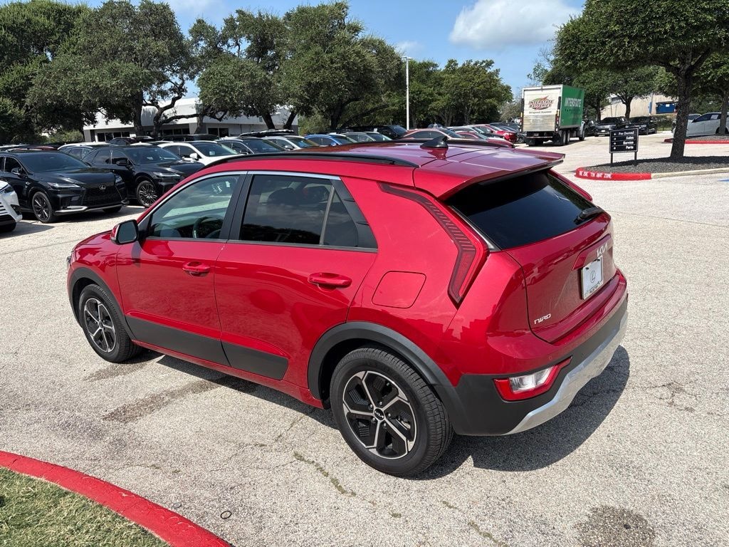 Used 2023 Kia Niro EX SUV