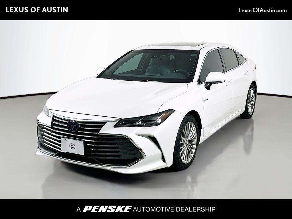 2020 Toyota Avalon Limited Hybrid's photo