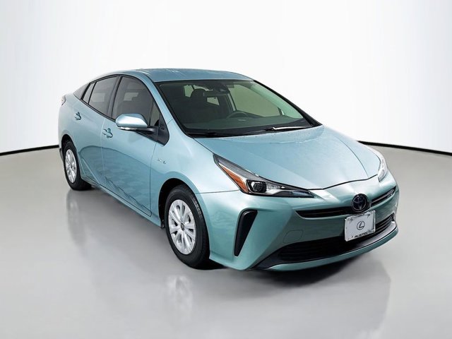 2019 Toyota Prius L photo 3