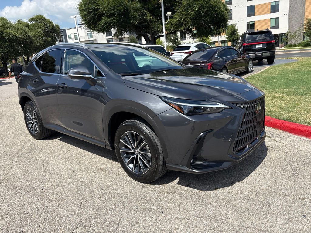 2025 Lexus NX 250 - Photo 7