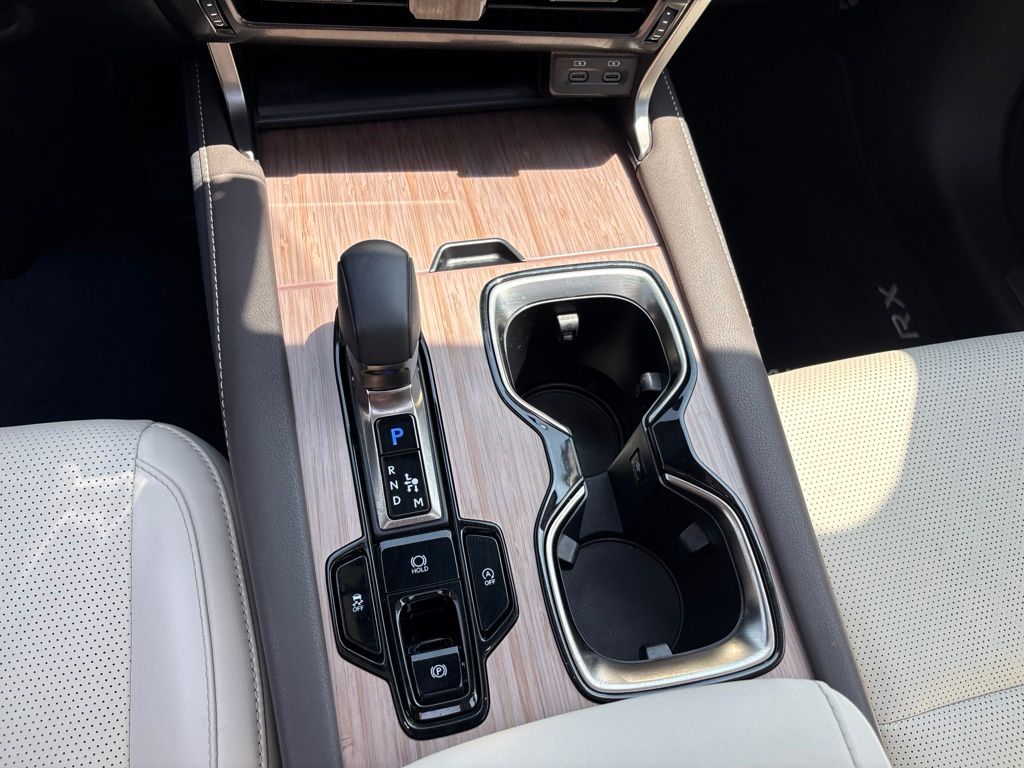 2025 Lexus RX 350 - Photo 16