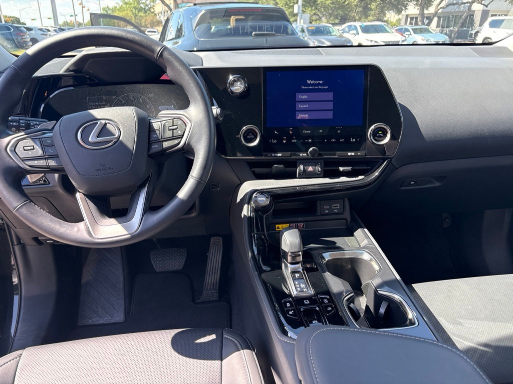 2026 Lexus NX 350 - Photo 18