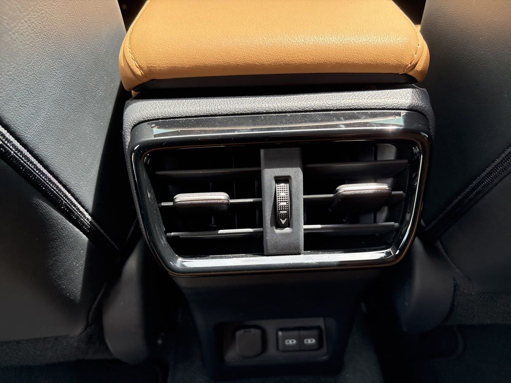 2025 Lexus NX 350 - Photo 22
