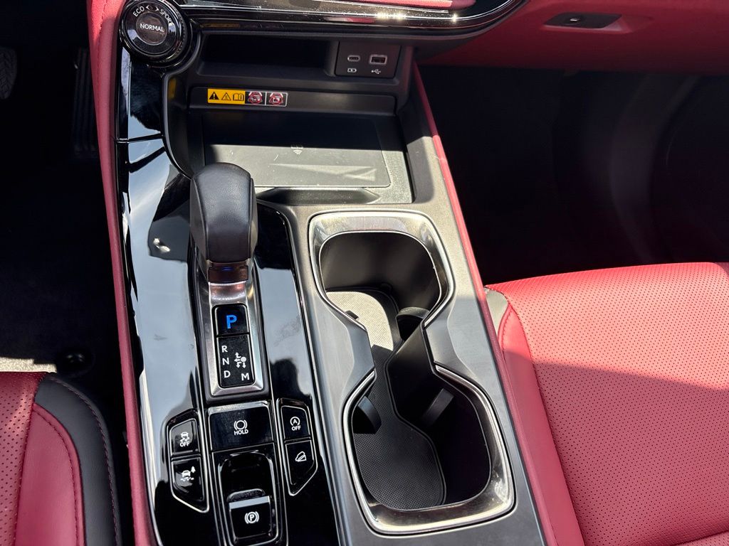 2026 Lexus NX 350 - Photo 17