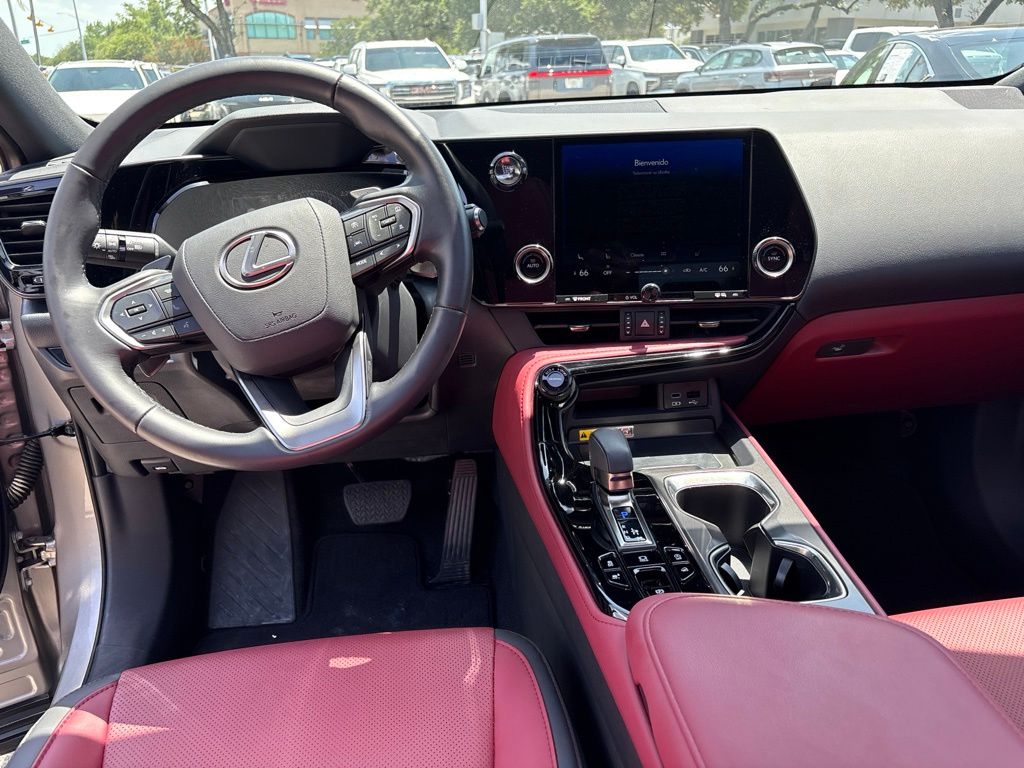 2026 Lexus NX 350 - Photo 19