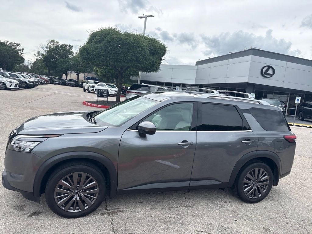 Used 2022 Nissan Pathfinder SL SUV