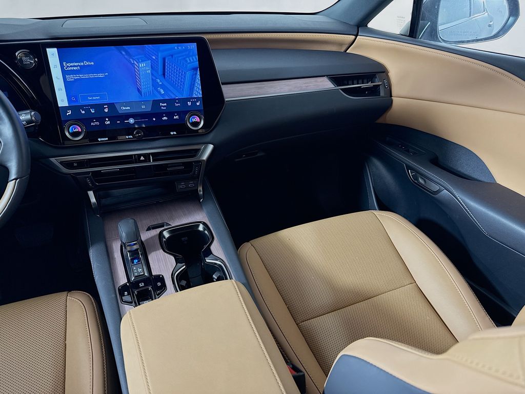 2025 Lexus RX 350 - Photo 25