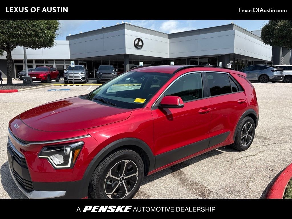 Used 2023 Kia Niro EX SUV