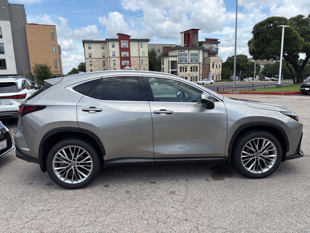 2025 Lexus NX 350 - Photo 6