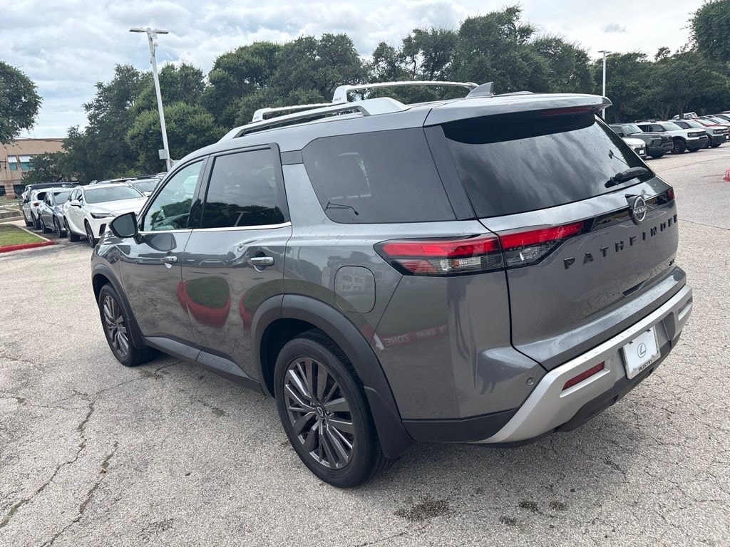 Used 2022 Nissan Pathfinder SL SUV