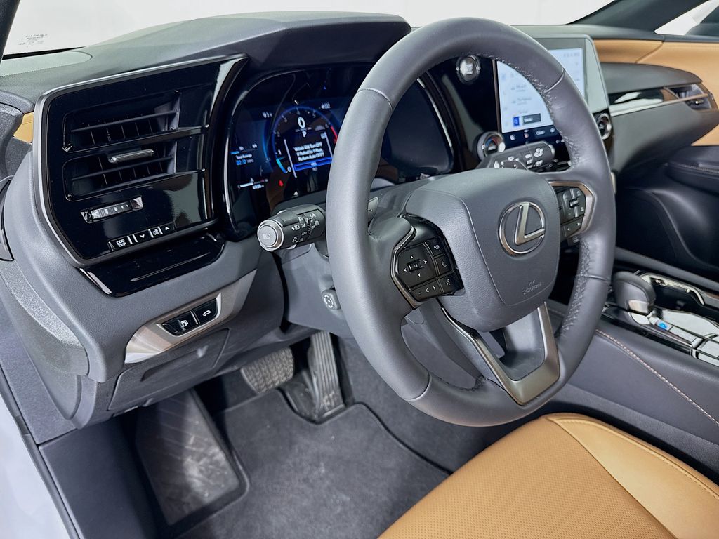 2025 Lexus RX 350 - Photo 9