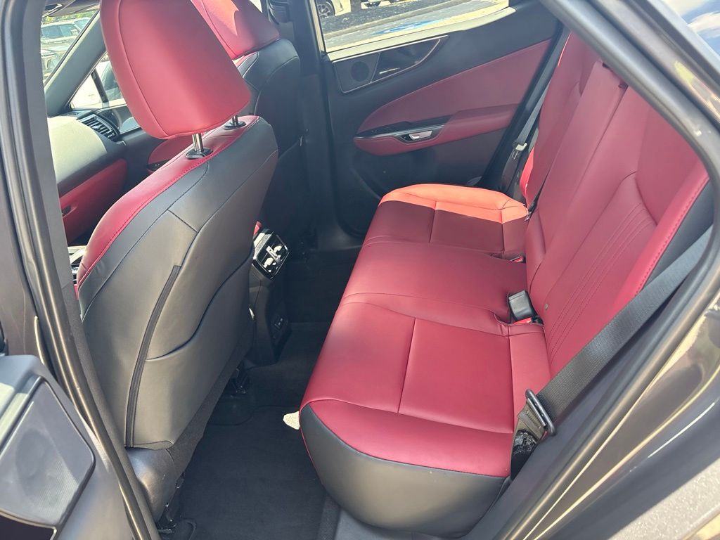 2026 Lexus NX 350 - Photo 21