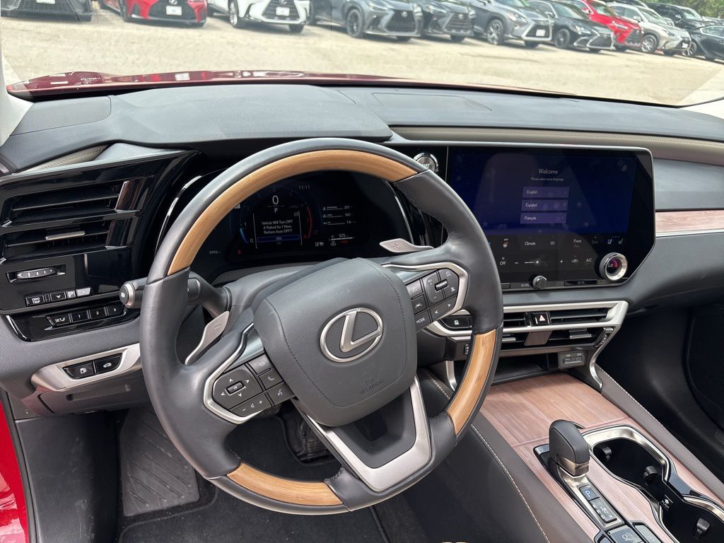 2025 Lexus RX 350 - Photo 15