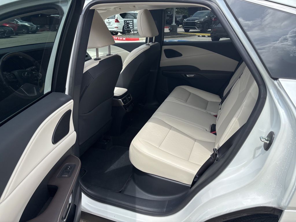 2025 Lexus RX 350 - Photo 21